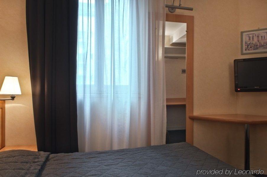 Hotel Du Chemin Vert Paris Dış mekan fotoğraf