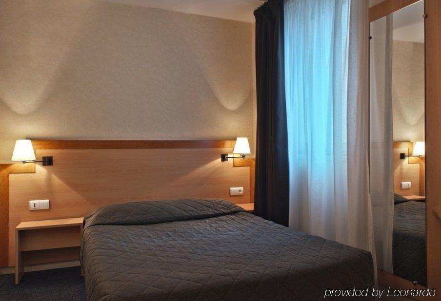Hotel Du Chemin Vert Paris Dış mekan fotoğraf
